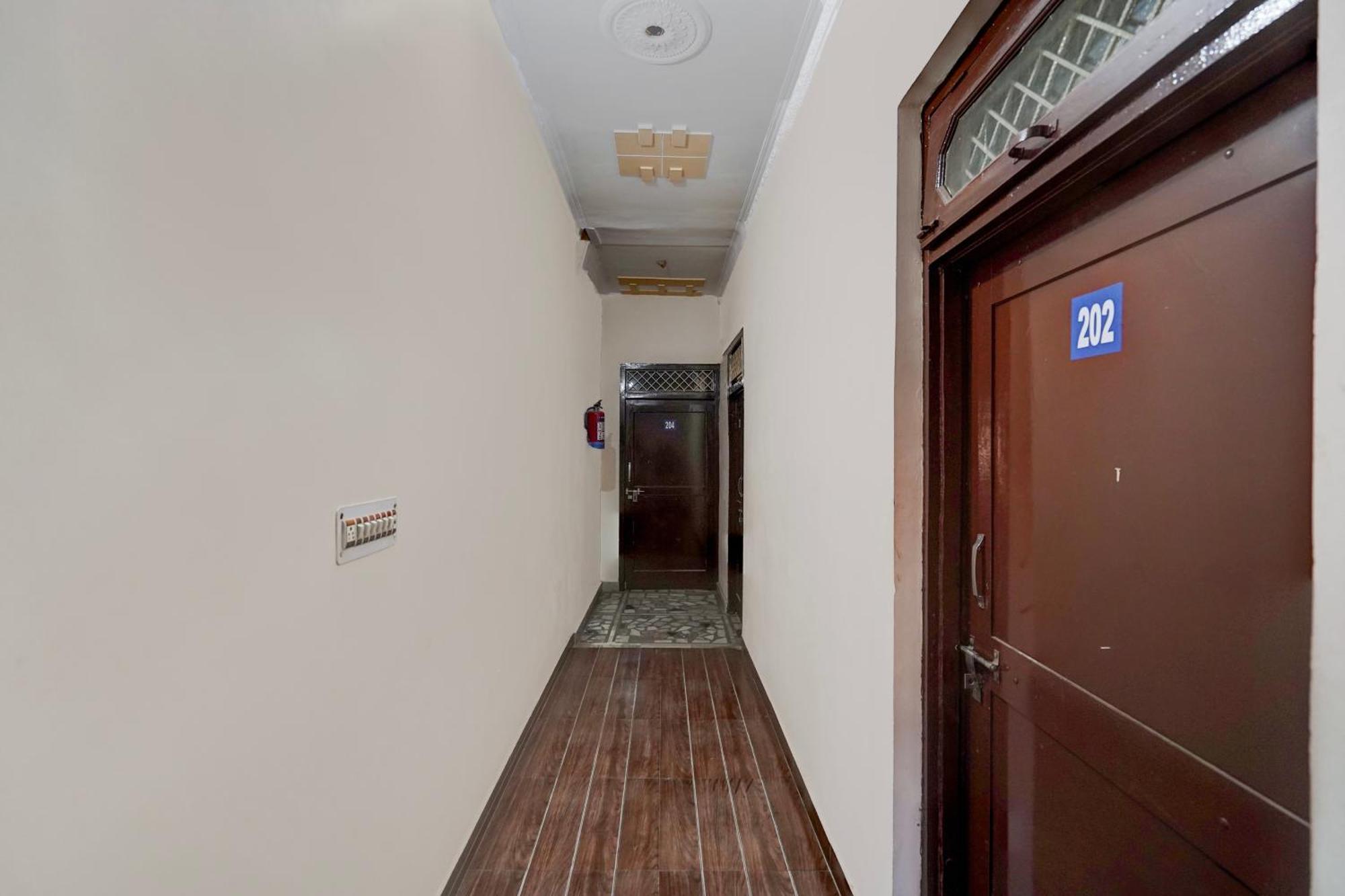 Oyo Hotel Maharaja Palace メーラト エクステリア 写真