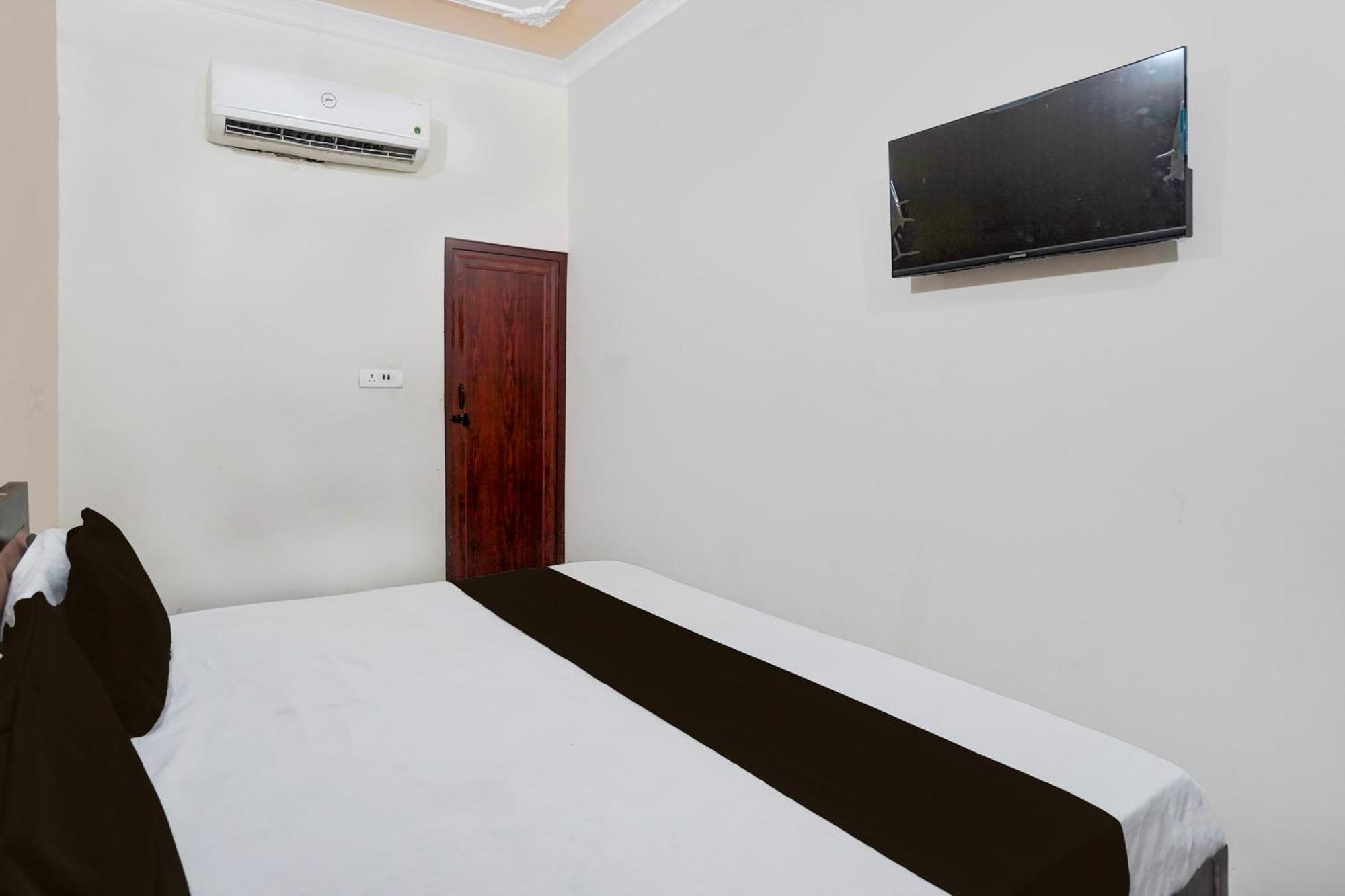 Oyo Hotel Maharaja Palace メーラト エクステリア 写真